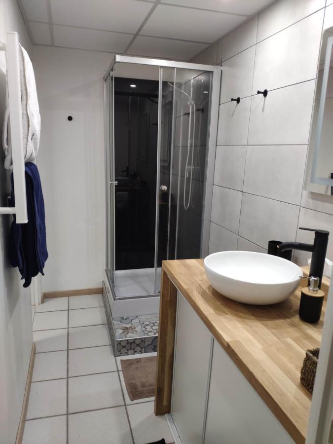 La Tourelle Suite Cosy Entre Vignoble Aixois Et Luberon Le Puy-Sainte-Réparade Dış mekan fotoğraf