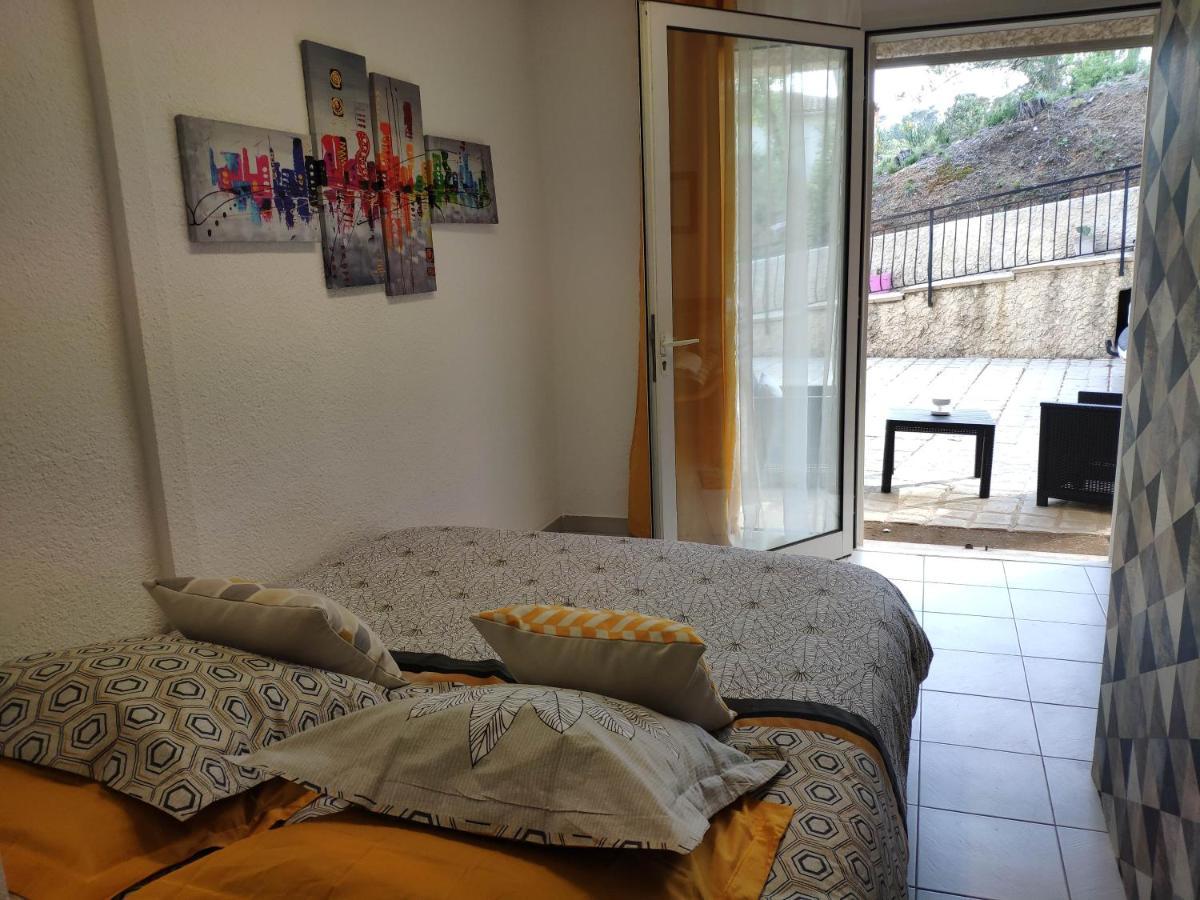 La Tourelle Suite Cosy Entre Vignoble Aixois Et Luberon Le Puy-Sainte-Réparade Dış mekan fotoğraf