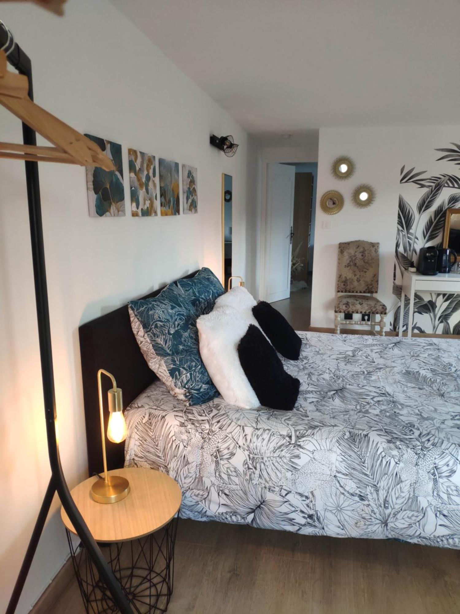 La Tourelle Suite Cosy Entre Vignoble Aixois Et Luberon Le Puy-Sainte-Réparade Dış mekan fotoğraf