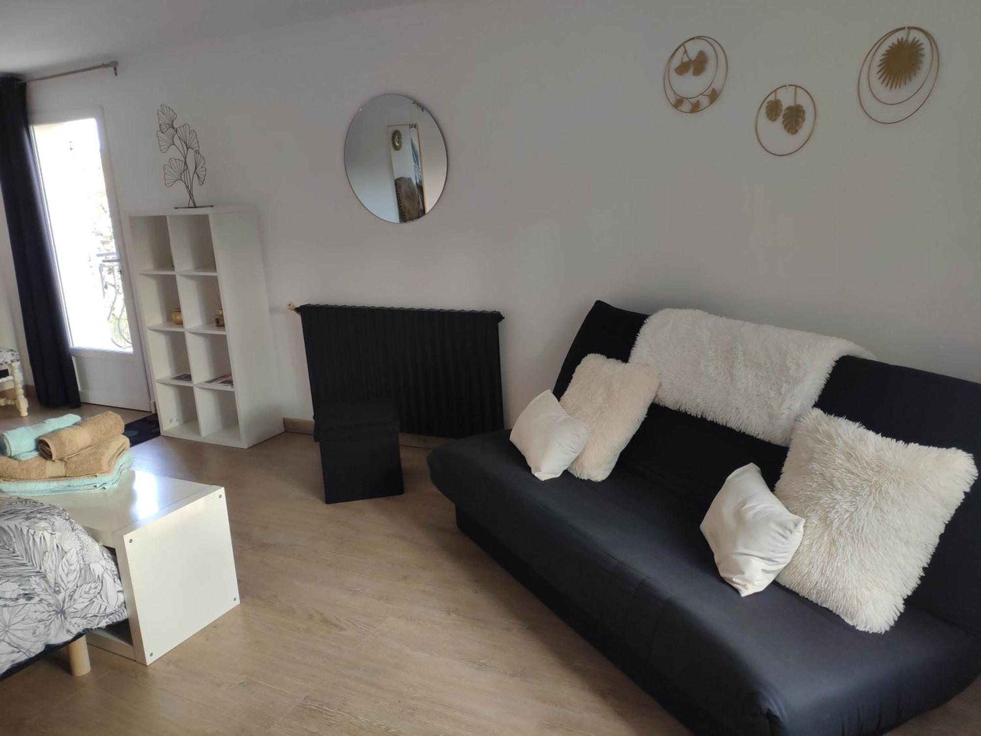 La Tourelle Suite Cosy Entre Vignoble Aixois Et Luberon Le Puy-Sainte-Réparade Dış mekan fotoğraf
