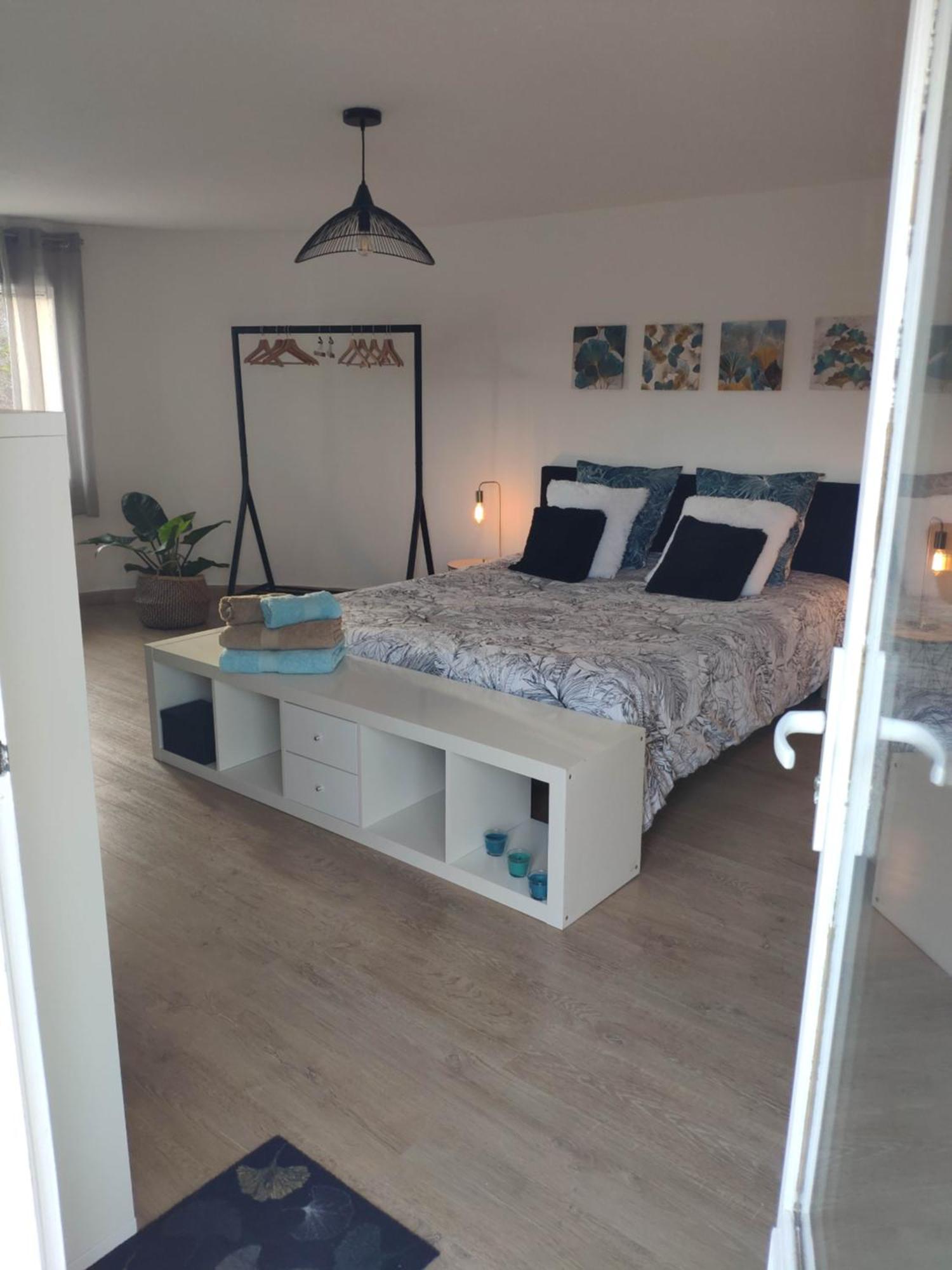 La Tourelle Suite Cosy Entre Vignoble Aixois Et Luberon Le Puy-Sainte-Réparade Dış mekan fotoğraf
