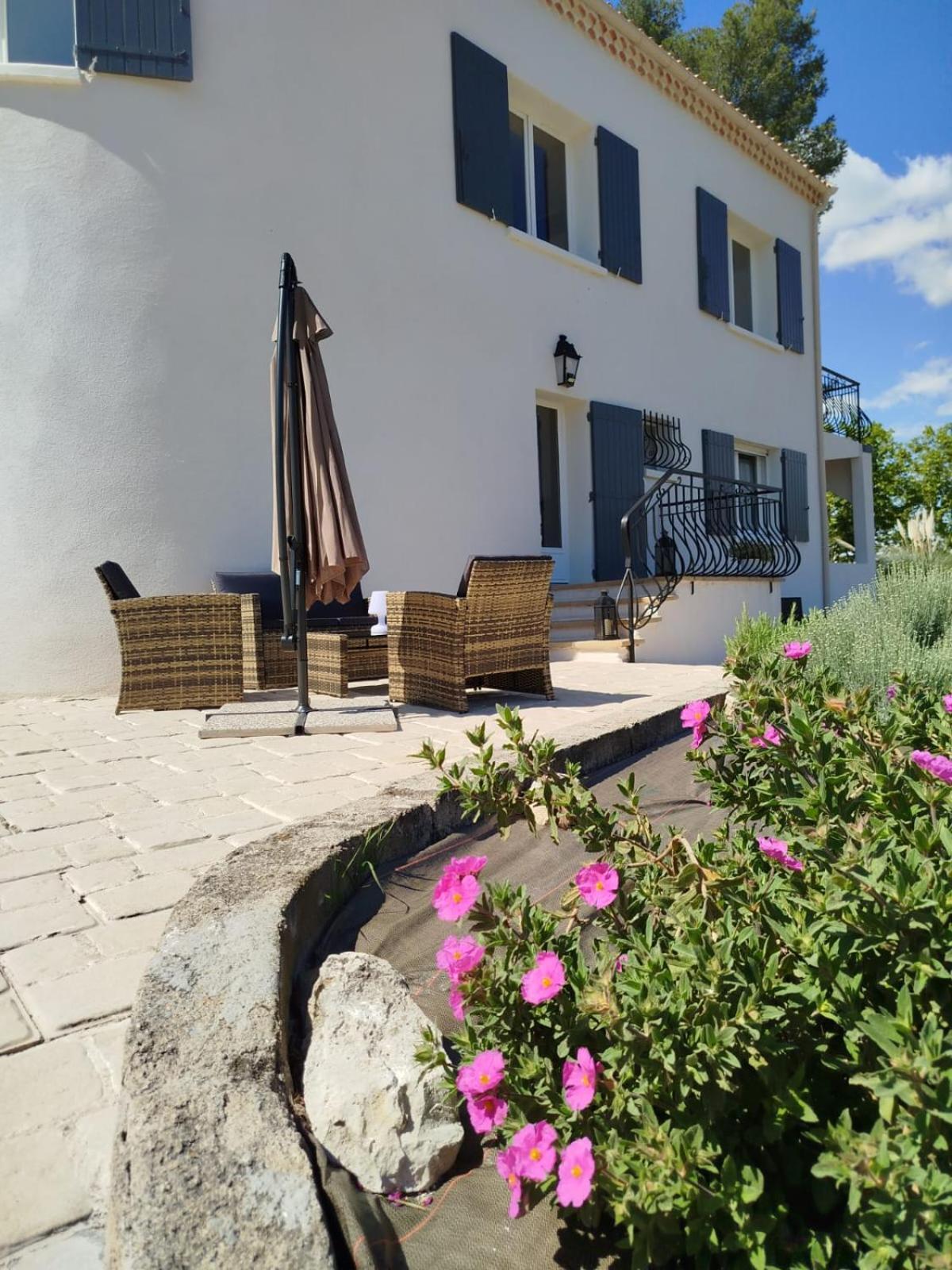 La Tourelle Suite Cosy Entre Vignoble Aixois Et Luberon Le Puy-Sainte-Réparade Dış mekan fotoğraf